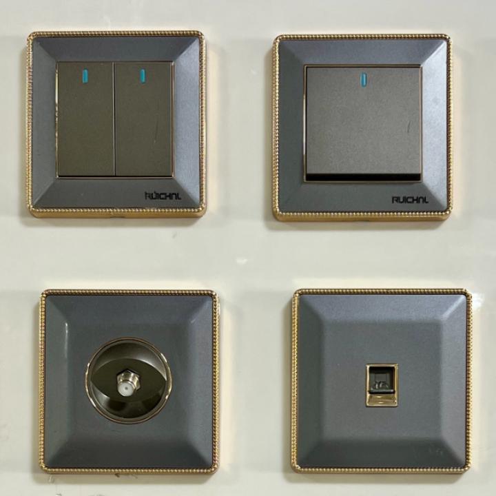 Game contact grid doré GM part pics