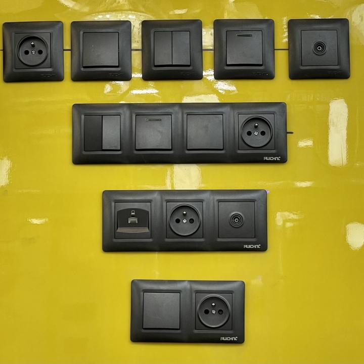 Game contact noir  par pics